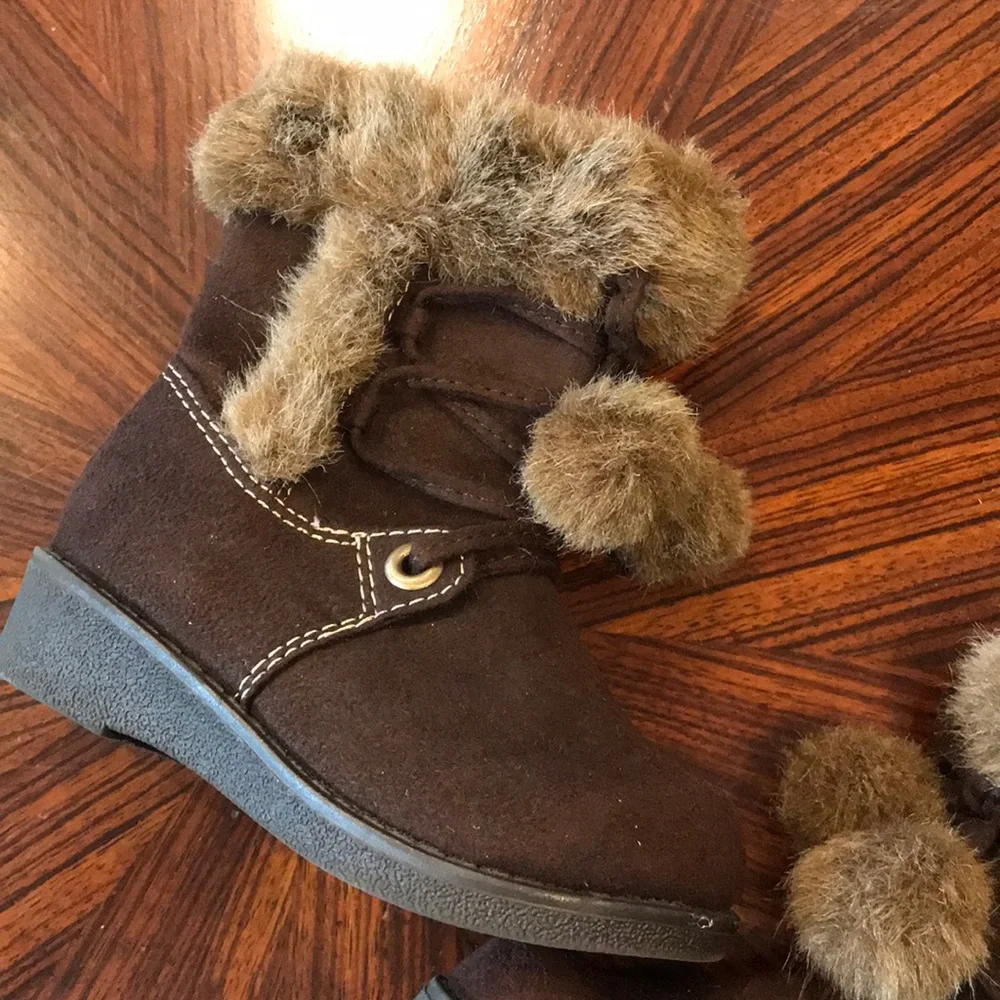 Wonder Kids Toddler Girls Brown Faux Fur Pom Pom Winter Boots Size 6M